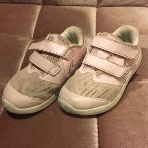 💗Pink toddler Nikes 💗